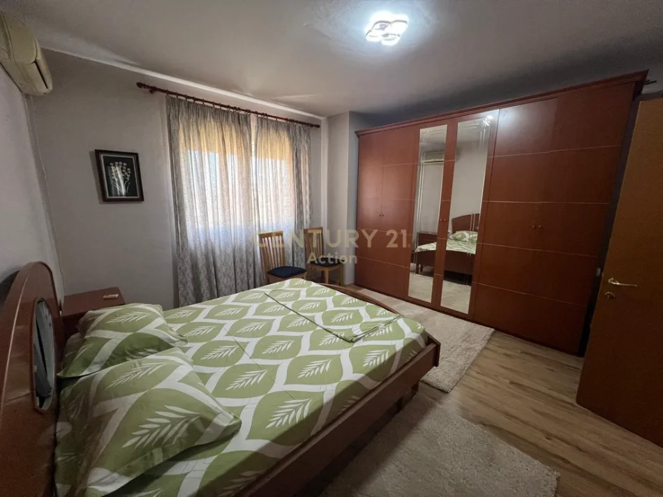 Tirane, jepet me qera apartament 1+1 Kati 10, 70 m² 650 € (JAPIM ME QIRA APARTAMENT 1+1,AMBASADA AMERIKANE!)