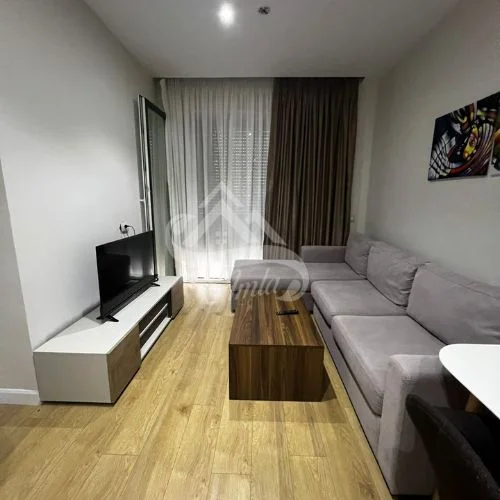 Tirane, shitet apartament 3+1 Kati 1, 220 m² 396.000 € (rrethrotullimi i kinostudios)
