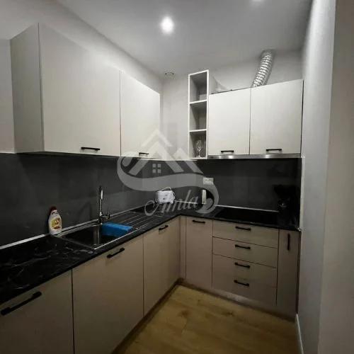 Tirane, shitet apartament 3+1 Kati 1, 220 m² 396.000 € (rrethrotullimi i kinostudios)