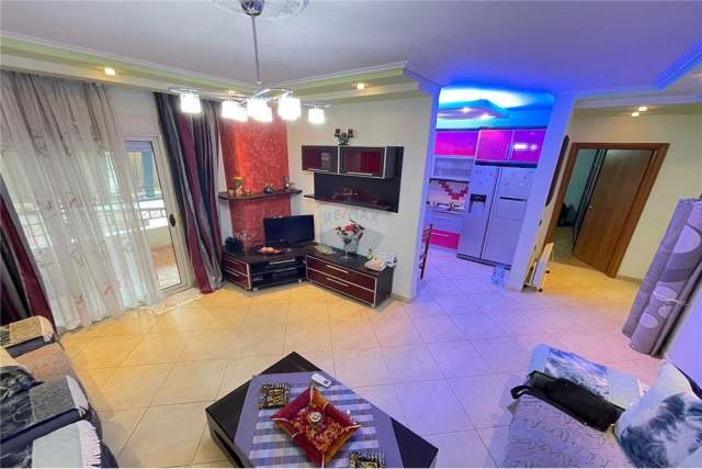 Tirane, jepet me qera apartament 2+1+BLK Kati 3, 118 m² 500 Euro (Eleonora)