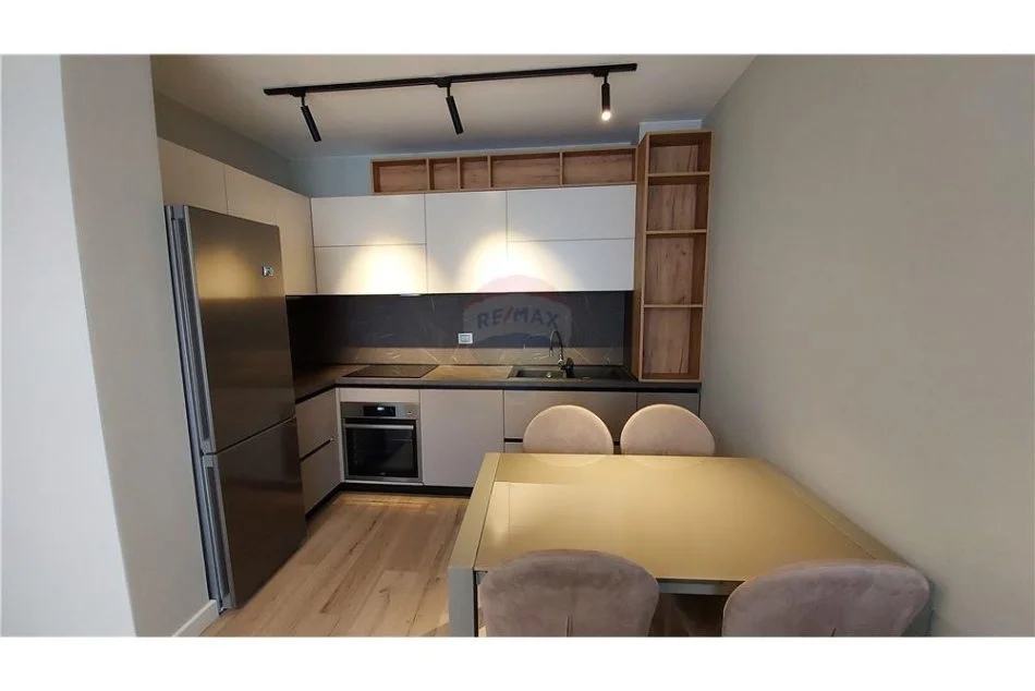 Tirane, jepet me qera apartament 1+1+Aneks+Ballkon Kati 7, 64 m² 500 € (Tower Bridge 3)