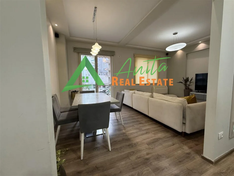 Tirane, jepet me qera apartament 2+1+Ballkon Kati 3, 97 m² 700 € (Liqeni i Thate, mbi kopshtin Zoologjik)