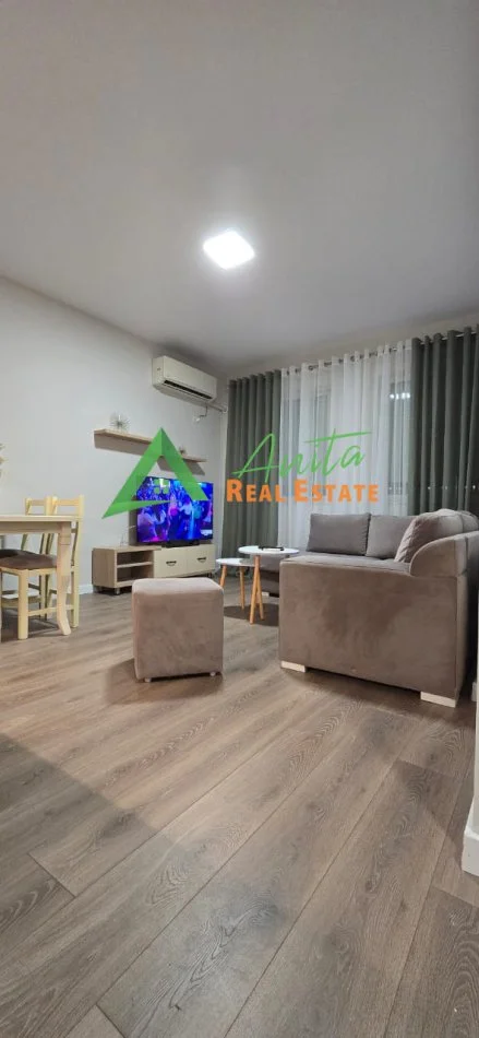 Tirane, jepet me qera apartament 1+1+Ballkon Kati 2, 65 m² 60 000 Leke(Rruga Petro Korcari)