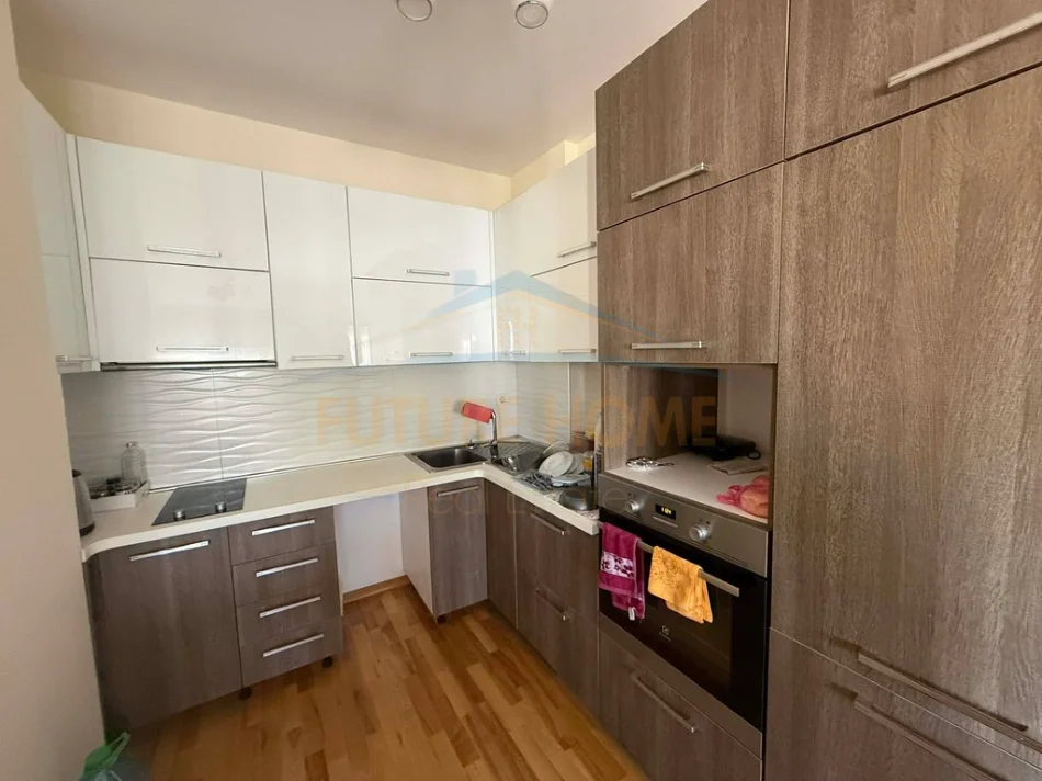 Tirane, shitet apartament 2+1 Kati 6, 106 m² 164.000 € (rr.Besim Alla)