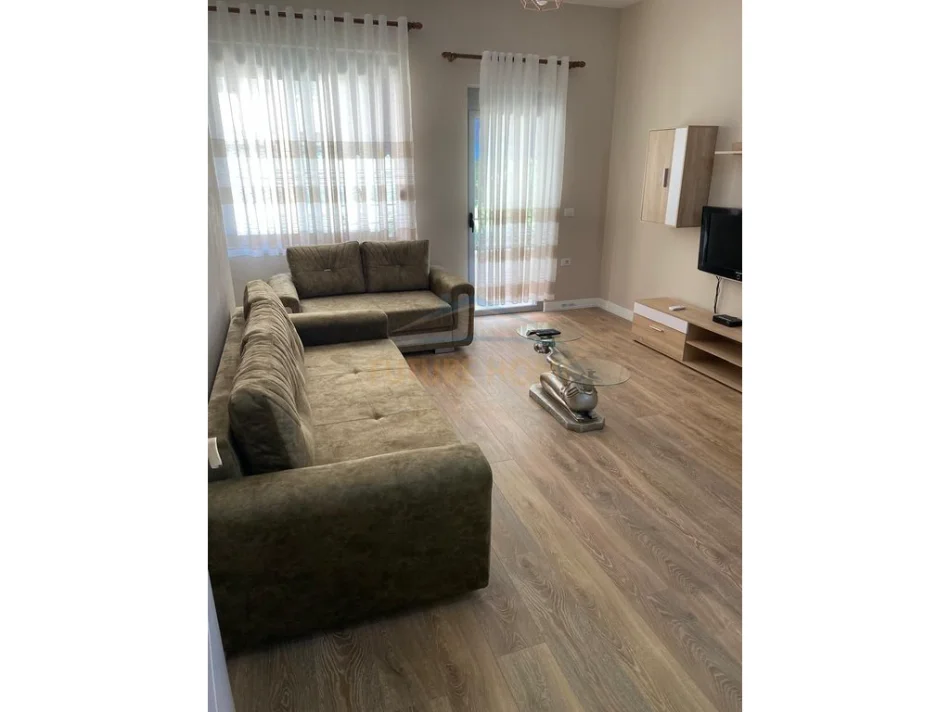 Tirane, jepet me qera apartament 2+1 Kati 2, 89 m² 600 € 