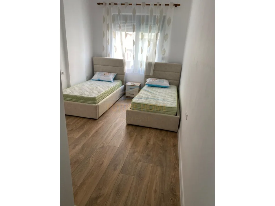 Tirane, jepet me qera apartament 2+1 Kati 2, 89 m² 600 € 