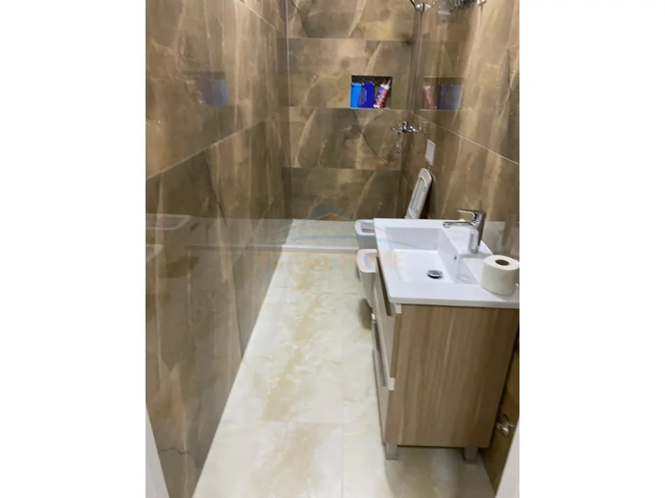 Tirane, jepet me qera apartament 2+1 Kati 2, 89 m² 600 € 