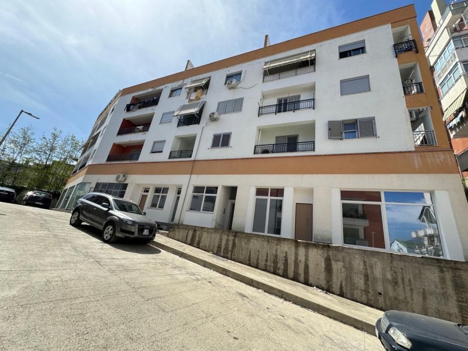 Tirane, shitet nga Pronari, pa-komision apartament 1+1+Ballkon Kati 3, 76 m² 169.000 € (Siper rruges Hamdi Sina, brezi i trete siper/pas dyqanit MARKETI IM)