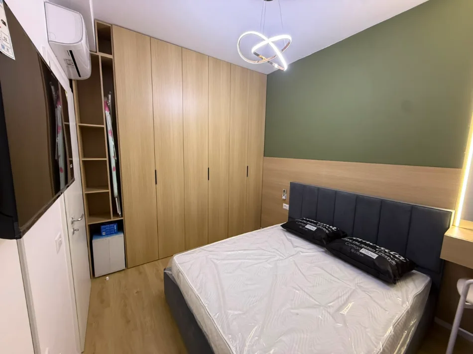 🏡 ME QIRA | Apartament Premium 1+1 📍 Kompleksi Kadiu 2 📐 Sipërfaqe: 65 m² 🏢 Kati: 6 🚿 Tualet me dritare 💰 Çmimi: 48,000 Lekë/Muaj