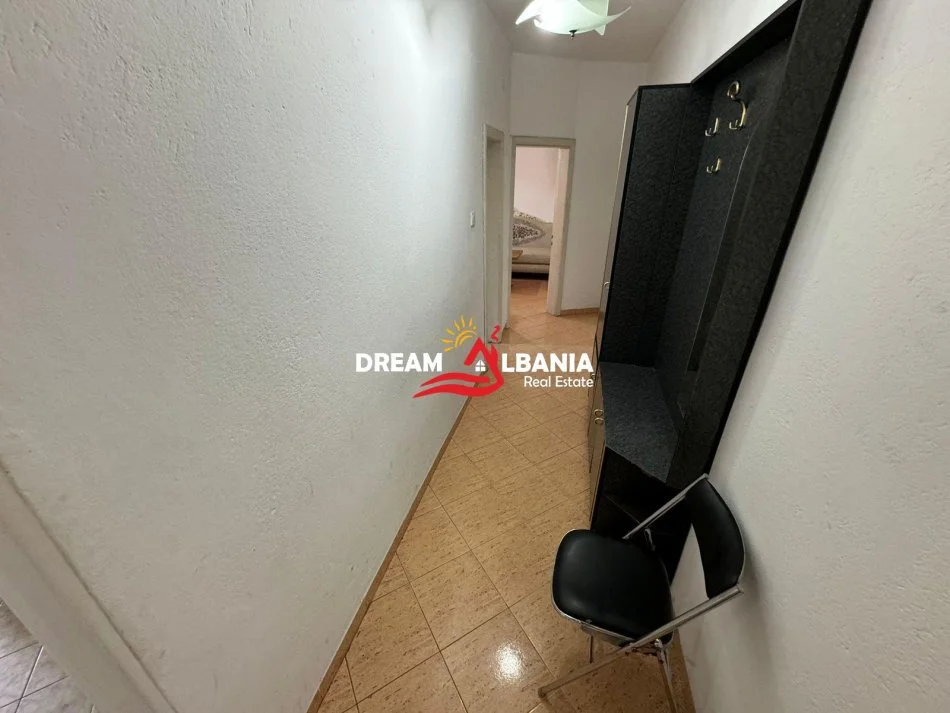 Tirane, jepet me qera apartament 1+1 Kati 3, 65 m² 450 € (Qender, ne Bulevardin Zogu 1)