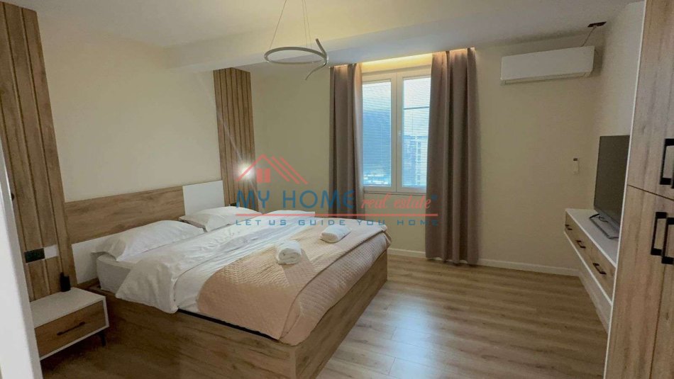 Tirane, jepet me qera apartament 1+1+Ballkon Kati 11, 70 m² 800 € (Pazari i Ri)