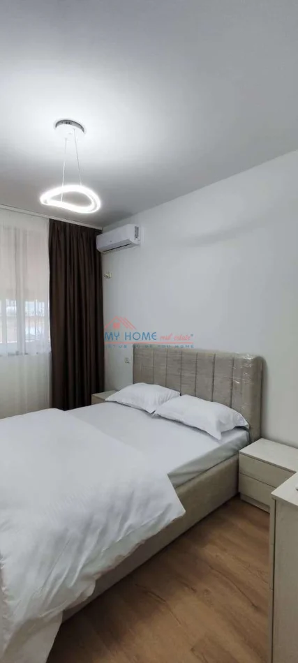 Tirane, jepet me qera apartament 1+1+Ballkon Kati 5, 85 m² 650 € (Rruga e Kavajes)