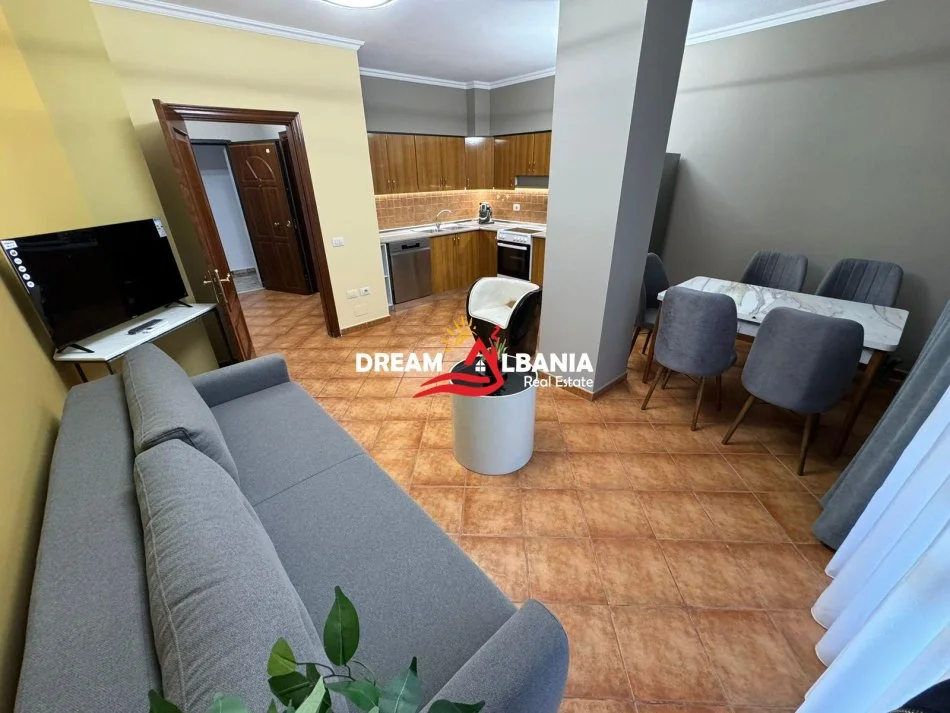 Tirane, jepet me qera 1+1 Kati 5, 70 m² 600 € (ne Rrugen Mine Peza, prane Prokurorise)