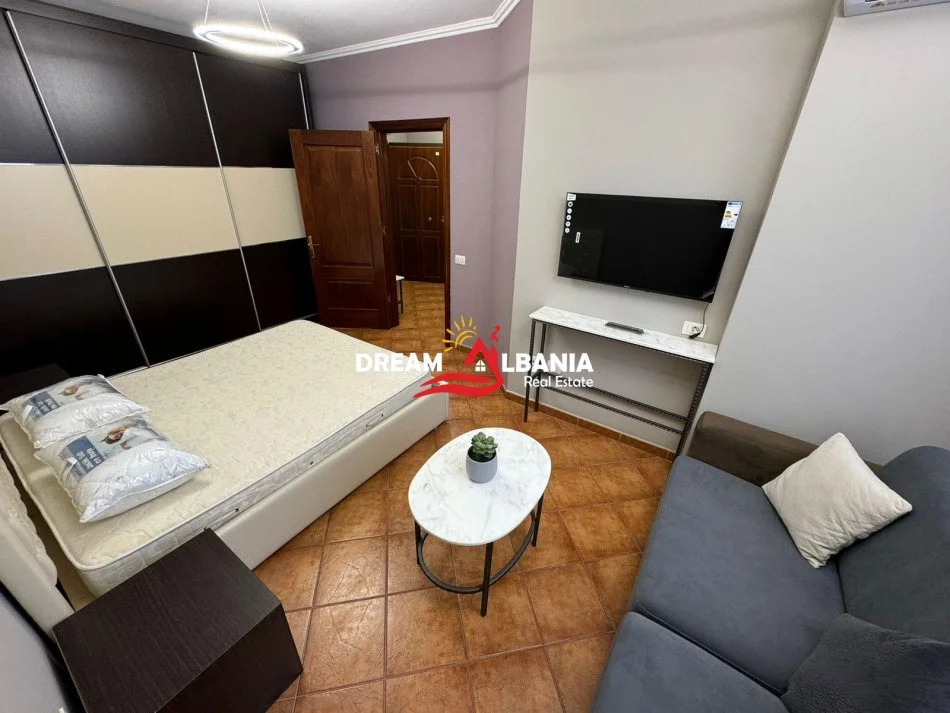 Tirane, jepet me qera 1+1 Kati 5, 70 m² 600 € (ne Rrugen Mine Peza, prane Prokurorise)