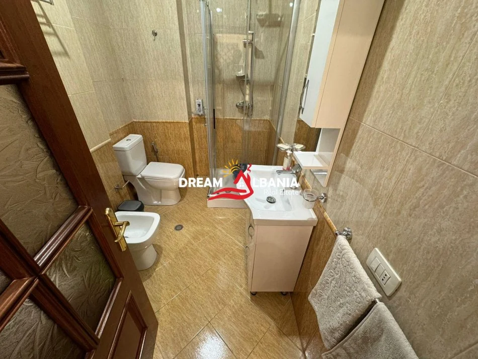 Tirane, jepet me qera 1+1 Kati 5, 70 m² 600 € (ne Rrugen Mine Peza, prane Prokurorise)