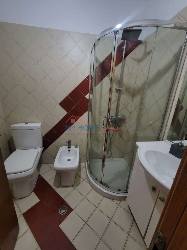 Tirane, shitet apartament 1+1+Ballkon Kati 3, 68 m² 91.000 € (Fresk)