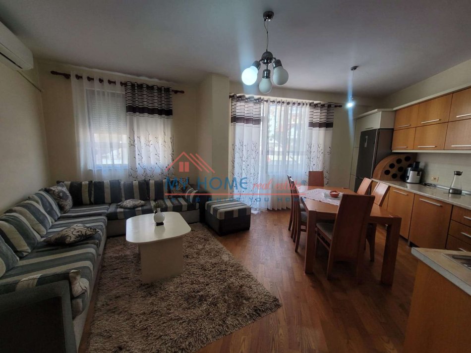 Tirane, shitet apartament 1+1+Ballkon Kati 3, 68 m² 91.000 € (Fresk)
