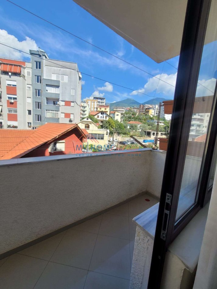 Tirane, shitet apartament 1+1+Ballkon Kati 3, 68 m² 91.000 € (Fresk)