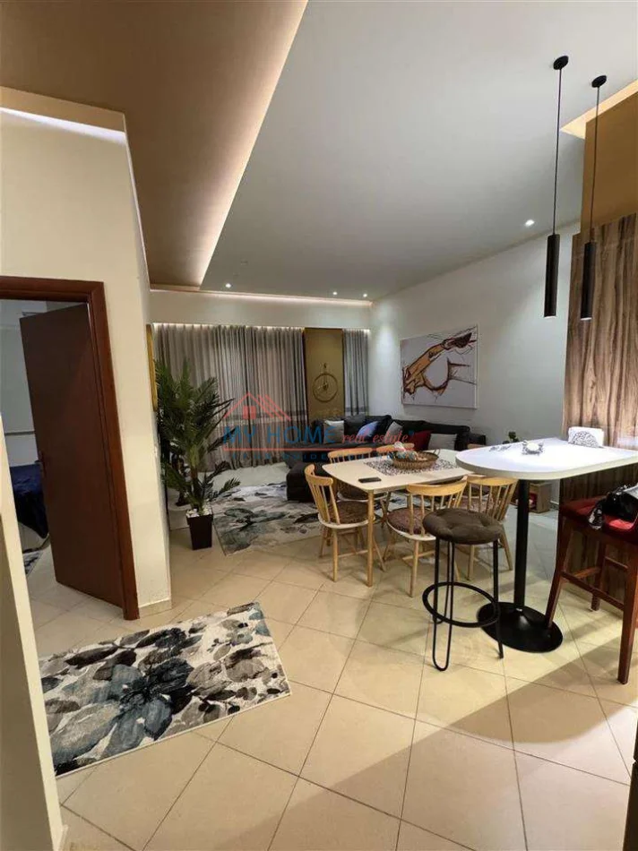 Tirane, jepet me qera apartament 1+1+Ballkon Kati 2, 70 m² 650 € (Rruga Bill Klinton)