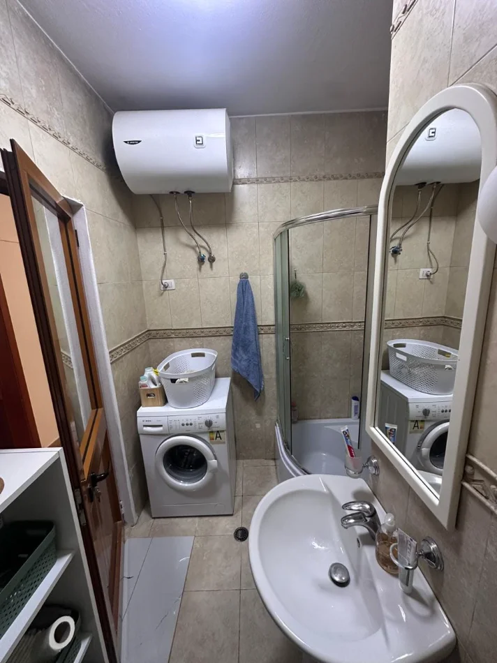 Tirane, jepet me qera apartament 2+1+Ballkon Kati 5, 97 m² 650 € (Kompleksi Panorama)
