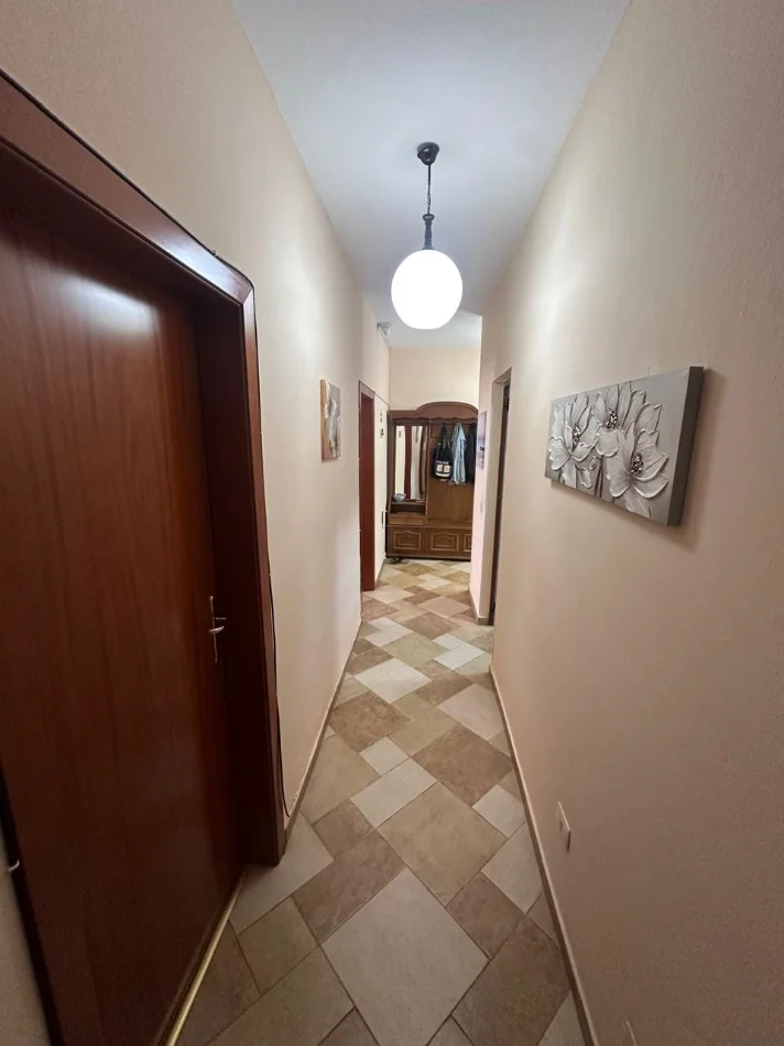 Tirane, jepet me qera apartament 2+1+Ballkon Kati 5, 97 m² 650 € (Kompleksi Panorama)