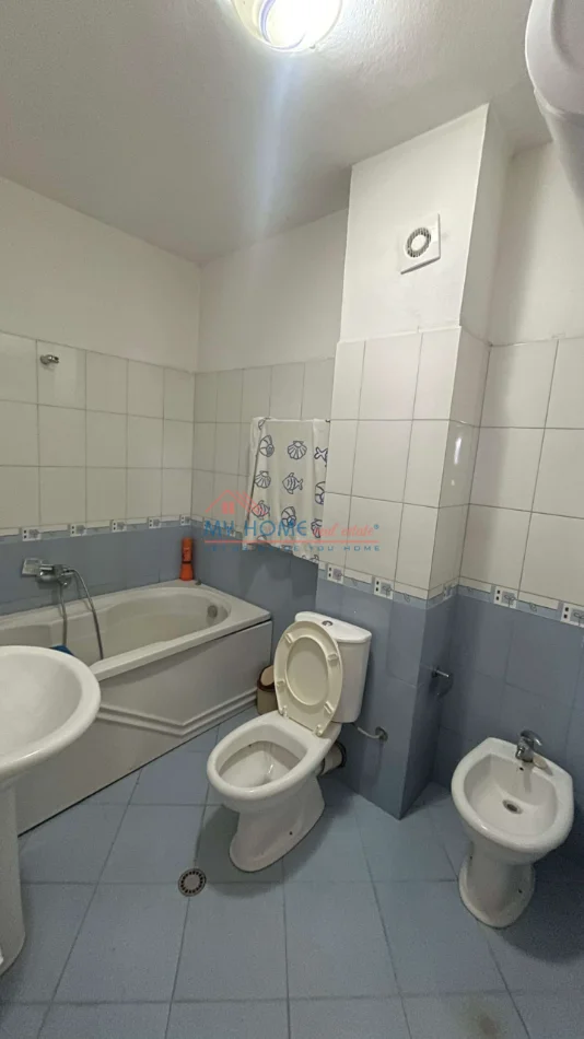 Tirane, jepet me qera apartament 2+1+Ballkon Kati 9, 110 m² 700 € (Bulevardi Zogu I)