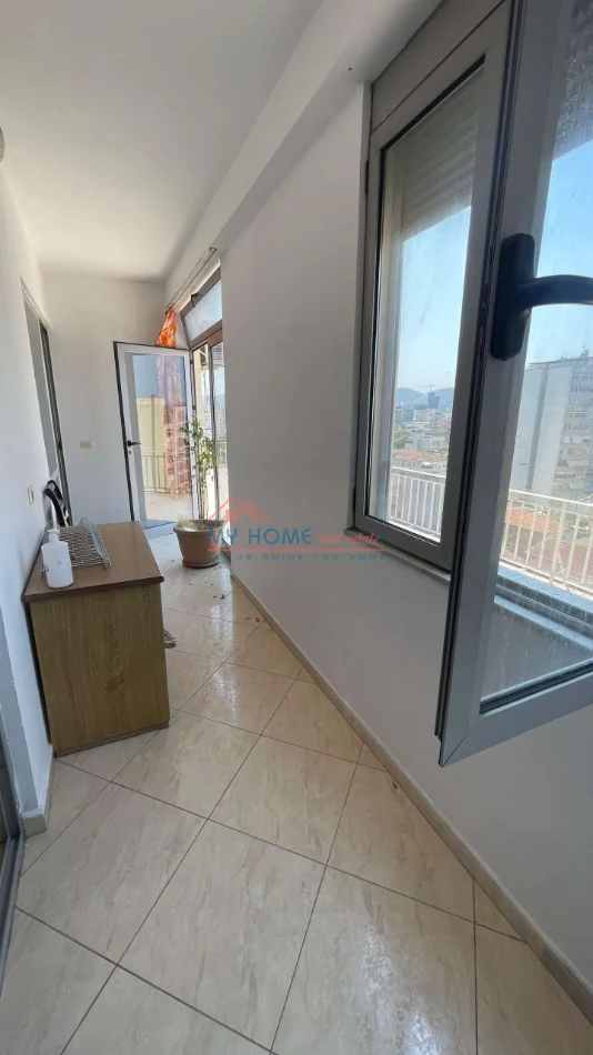 Tirane, jepet me qera apartament 2+1+Ballkon Kati 9, 110 m² 700 € (Bulevardi Zogu I)