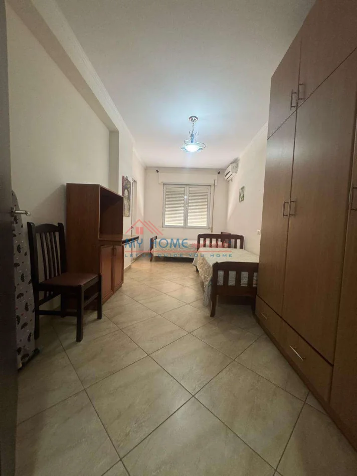 Tirane, jepet me qera apartament 2+1+Ballkon Kati 3, 110 m² 650 € (Don Bosko)