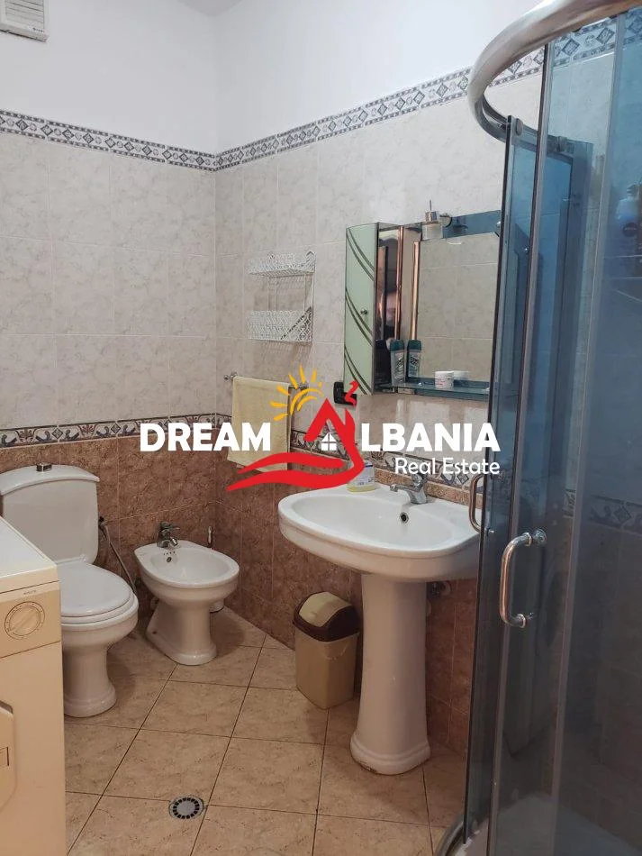 Tirane, jepet me qera apartament 2+1 Kati 9, 105 m² 650 € (tek Komuna e Parisit, prane Kika 2)