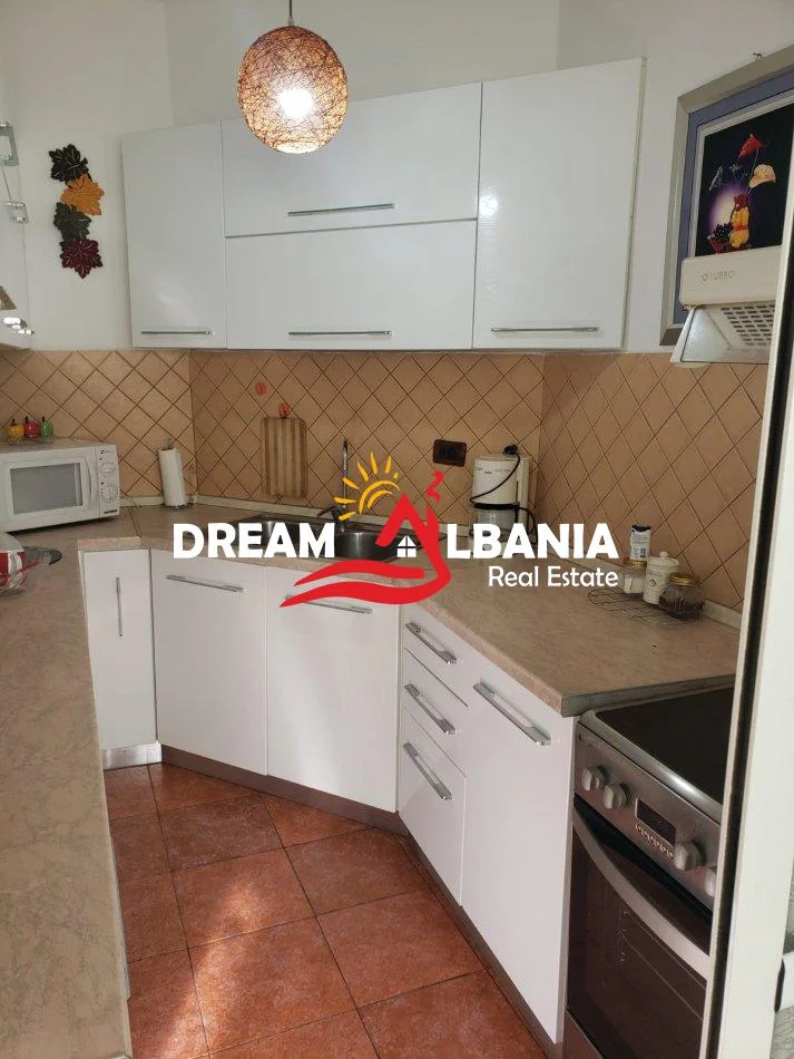 Tirane, jepet me qera apartament 2+1 Kati 9, 105 m² 650 € (tek Komuna e Parisit, prane Kika 2)