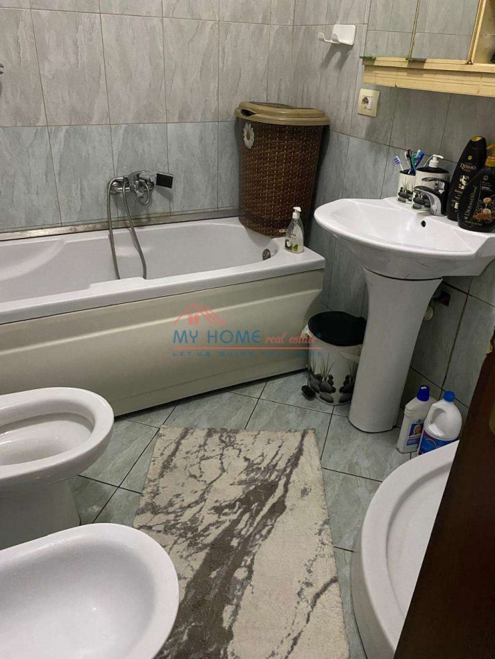 Tirane, shitet apartament 2+1+Ballkon Kati 7, 100 m² 165.000 € (Fresku)