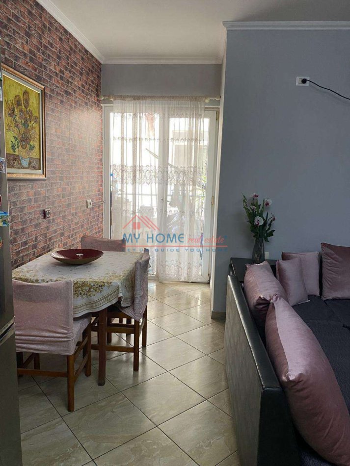 Tirane, shitet apartament 2+1+Ballkon Kati 7, 100 m² 165.000 € (Fresku)