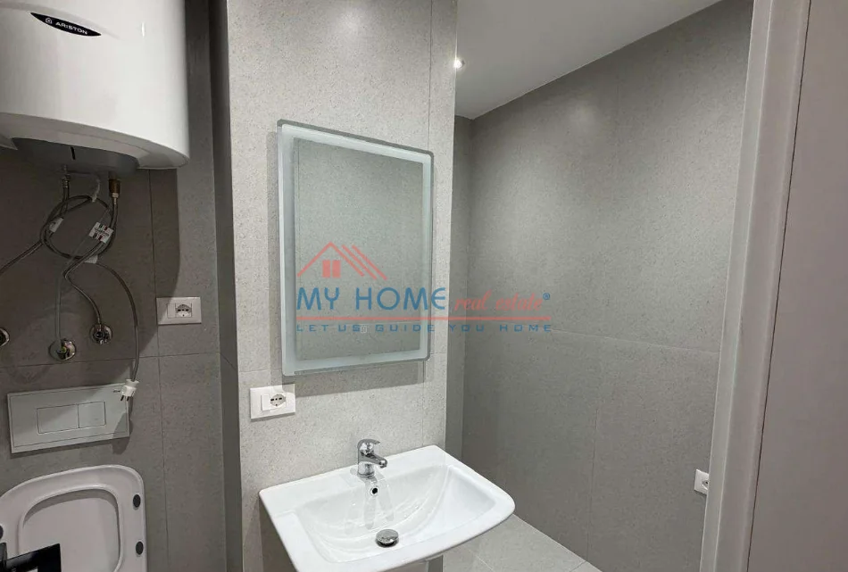 Tirane, shitet apartament 2+1+Ballkon Kati 11, 80 m² 199.000 € (Stacioni i Trenit)