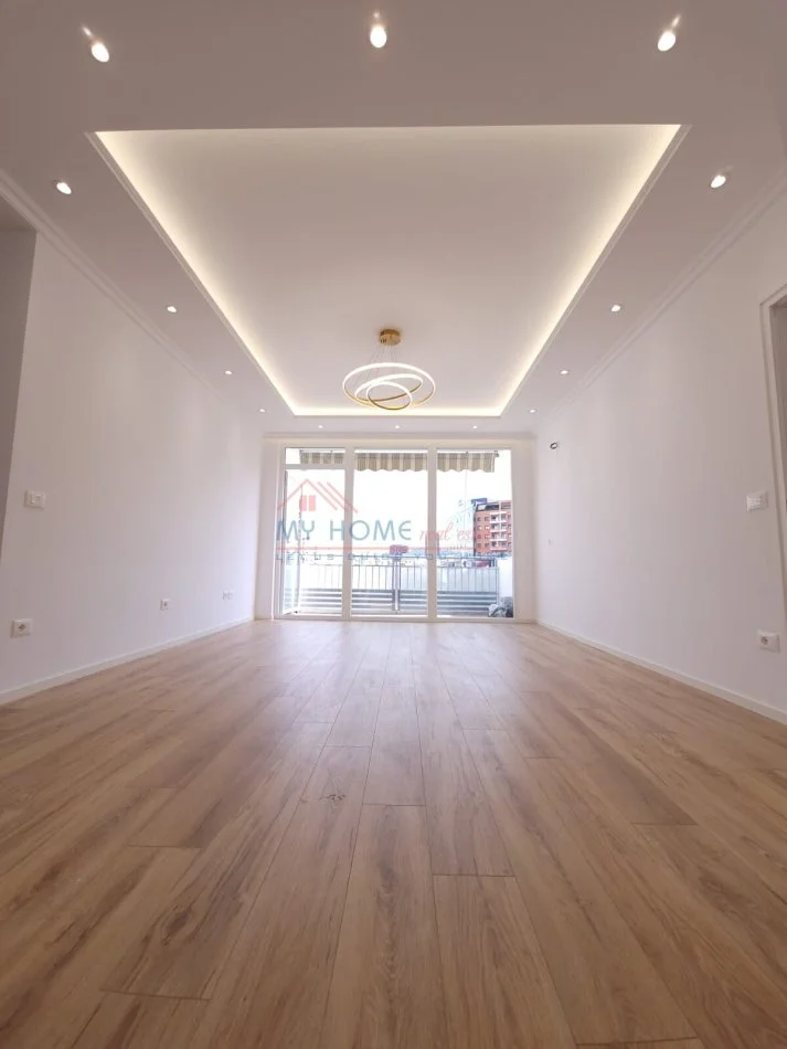 Tirane, shitet apartament 2+1+Ballkon, Kati 7, 95 m² 210,000 € (Zogu i Zi)