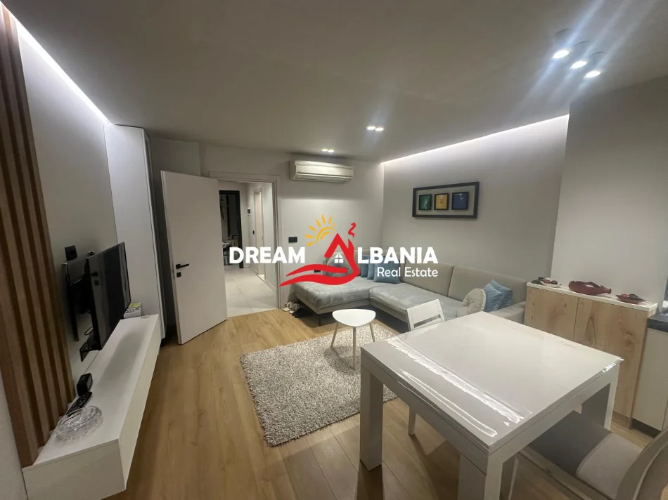 Tirane, jepet me qera apartament 1+1 Kati 5, 78 m² 800 € (Stadiumi Dinamo)