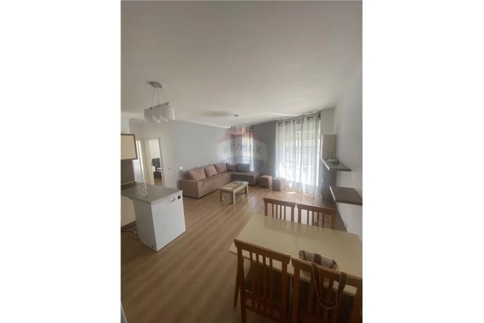 Tirane, jepet me qera apartament 2+1+Ballkon , 90 m² 550 € (Frosina Plaku)