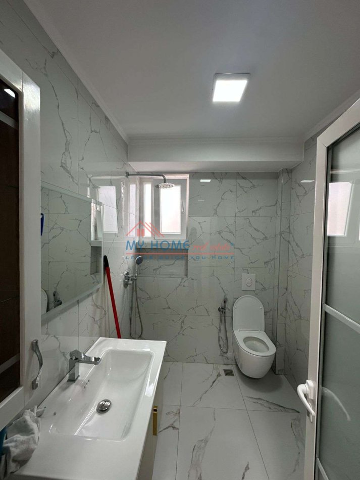 Tirane, jepet me qera apartament 2+1+Ballkon Kati 4, 74 m² 600 € (Don Bosko)