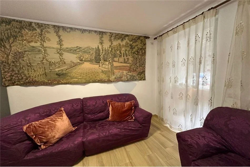 Tirane, jepet me qera apartament 2+1 Kati 5, 65 m² 500 € (rruga e kavajes)