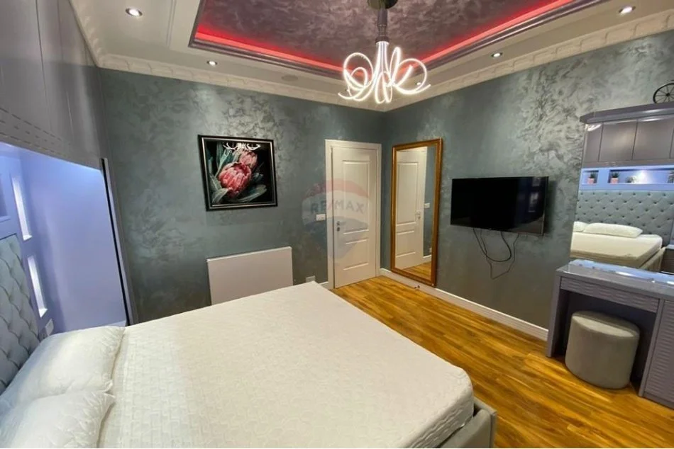 Tirane, jepet me qera apartament 1+1 Kati 2, 75 m² 450 € (Allias)