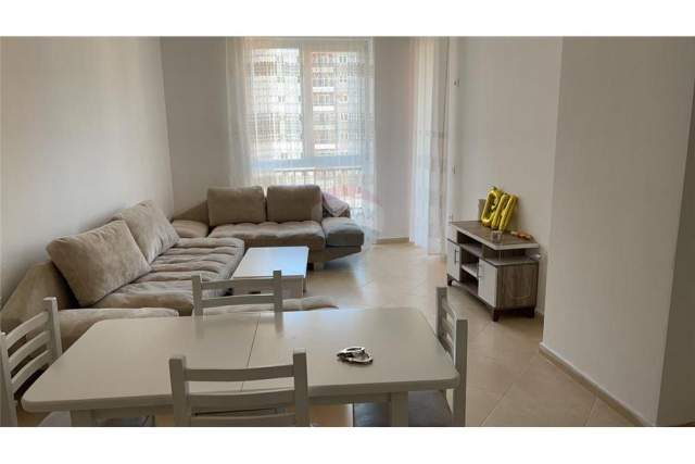 Tirane, jepet me qera apartament 2+1 Kati 5, 107 m² 330 Euro (Vila L)
