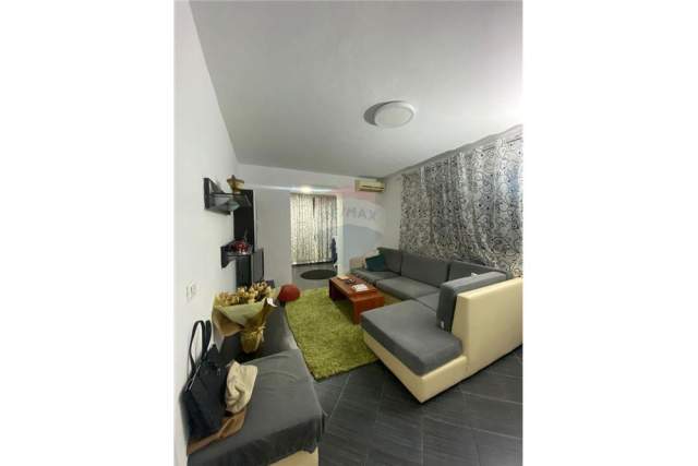 Tirane, jepet me qera apartament 2+1 Kati 3, 72 m² 400 Euro (Mine Peza)