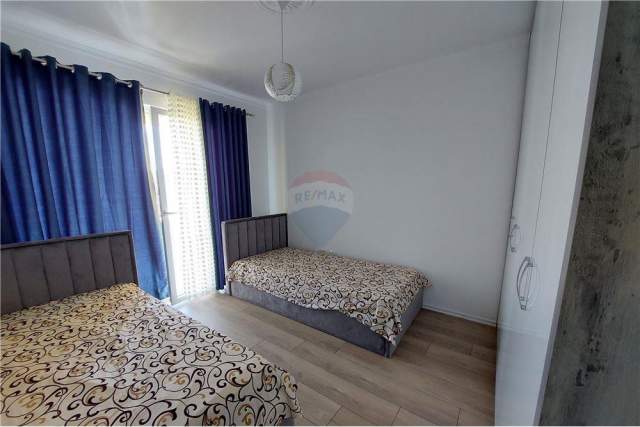 Tirane, jepet me qera apartament 2+1 Kati 10, 110 m² 400 Euro (Yzberisht)