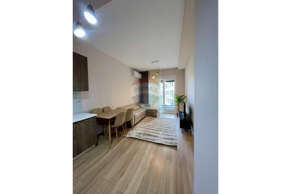 Tirane, jepet me qera apartament 1+1+Ballkon Kati 2, 64 m² 620 € (Kompleksi Kontakt)