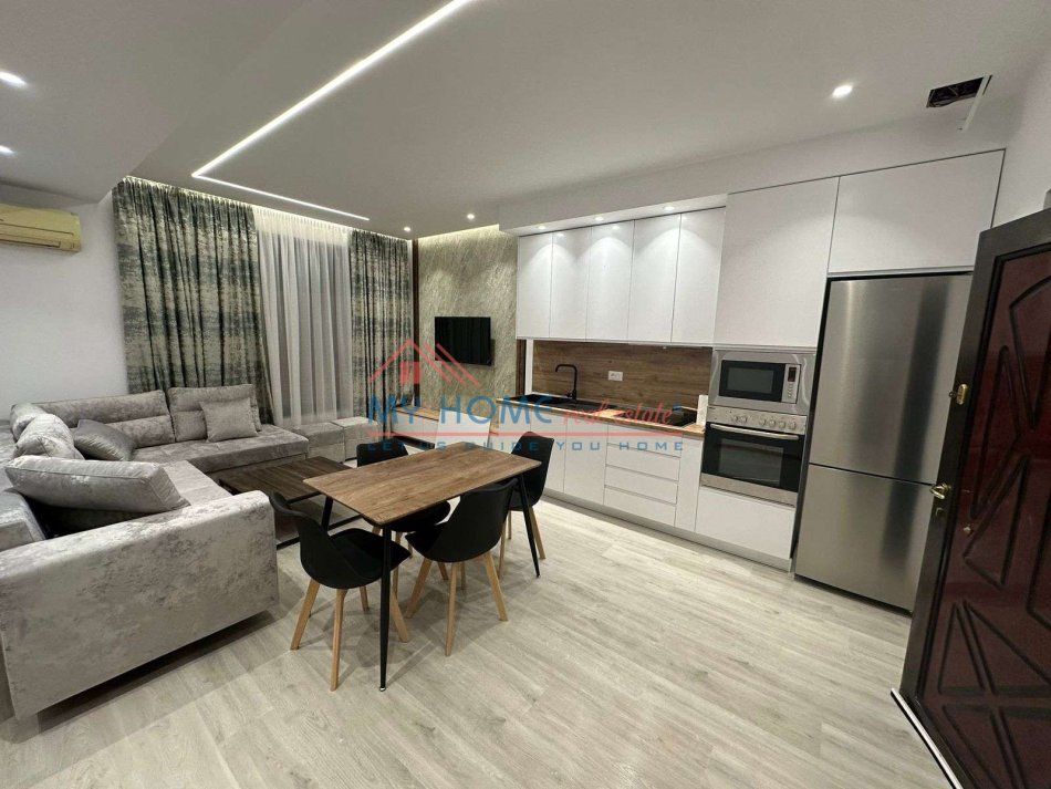 Tirane, jepet me qera apartament 1+1+Ballkon Kati 1, 57 m² 650 € (Zogu i Zi)
