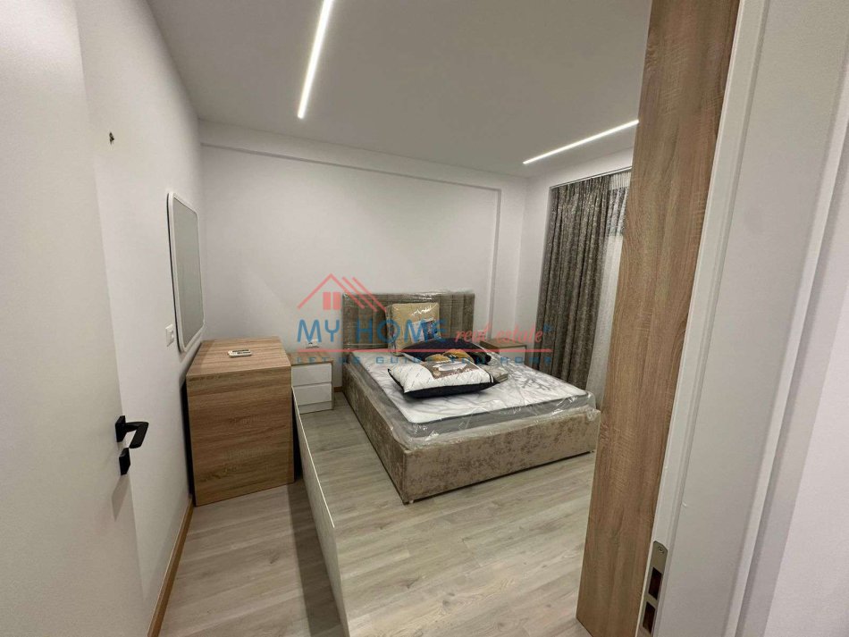 Tirane, jepet me qera apartament 1+1+Ballkon Kati 1, 57 m² 650 € (Zogu i Zi)