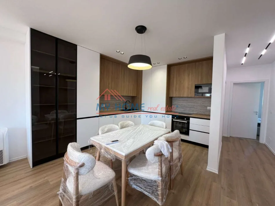 Tirane, jepet me qera apartament 2+1+Ballkon Kati 7, 108 m² 900 € (Rruga Dritan Hoxha)