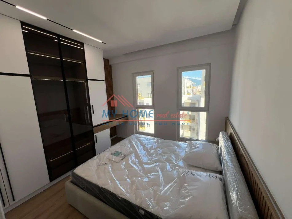 Tirane, jepet me qera apartament 2+1+Ballkon Kati 7, 108 m² 900 € (Rruga Dritan Hoxha)