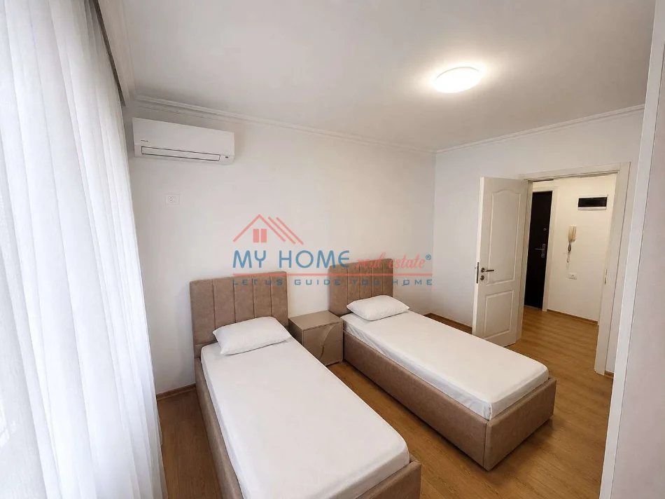 Tirane, jepet me qera apartament 2+1+Ballkon Kati 3, 90 m² 1.000 € (Rruga Luigj Gurakuqi)