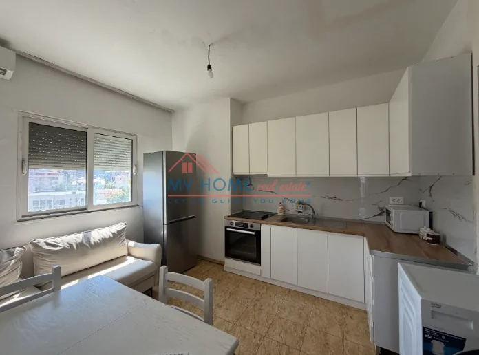 Tirane, jepet me qera apartament 2+1+Ballkon Kati 4, 71 m² 600 € (Don Bosko)