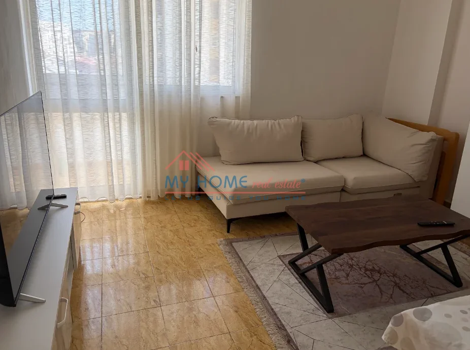 Tirane, jepet me qera apartament 2+1+Ballkon Kati 4, 71 m² 600 € (Don Bosko)